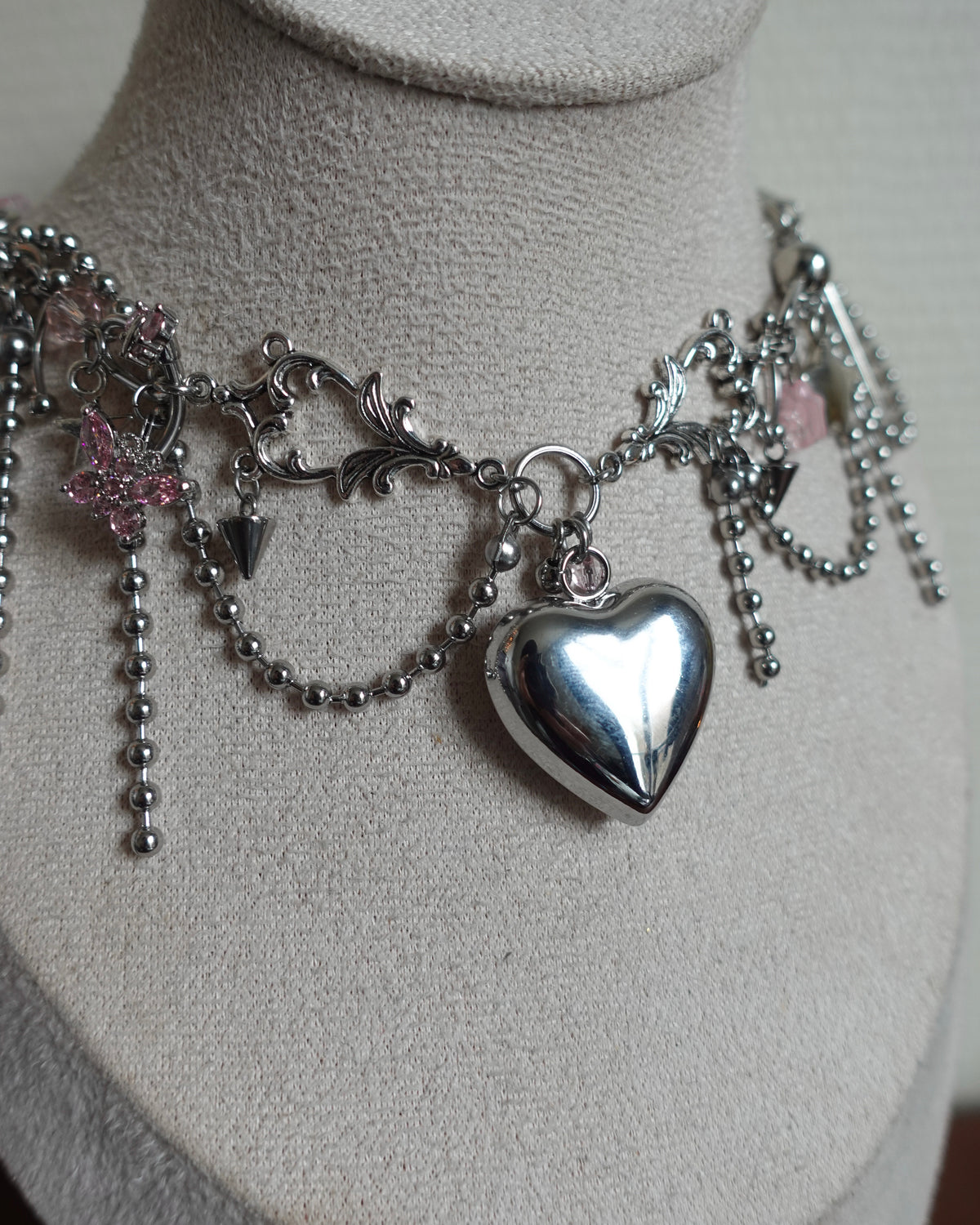 Collier « Vierge »
